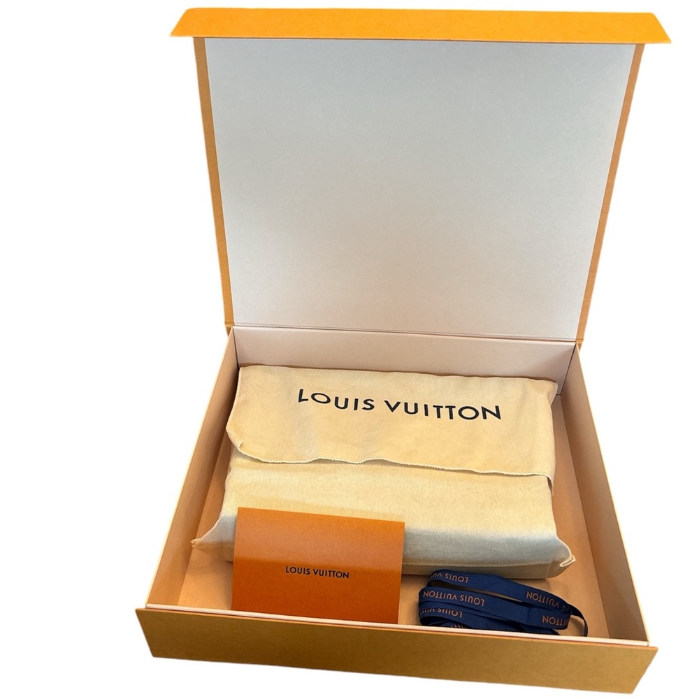 LOUIS VUITTON POCHETTE VOYAGE GALAXY MONOGRAM FULL INCLUSION - Picture 8 of 11